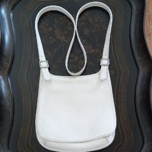 VINTAGE COACH WHITE SADDLE BAG